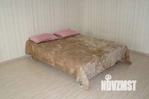 Студия квартира, посуточно, 42м2, 11/15 этаж