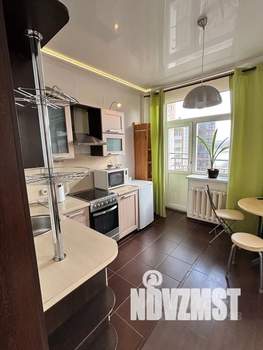 Студия квартира, посуточно, 35м2, 4/9 этаж