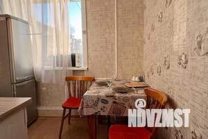1-к квартира, посуточно, 35м2, 3/5 этаж