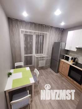 1-к квартира, посуточно, 40м2, 12/18 этаж