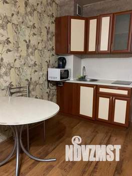 Студия квартира, посуточно, 34м2, 4/10 этаж