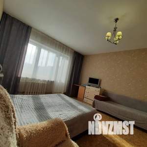 Студия квартира, посуточно, 38м2, 3/16 этаж