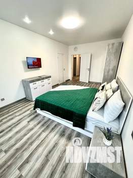 1-к квартира, посуточно, 57м2, 15/16 этаж