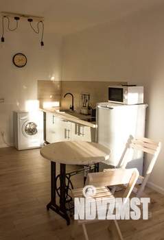 Студия квартира, посуточно, 38м2, 1/6 этаж