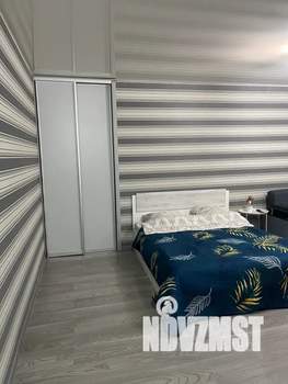 Студия квартира, посуточно, 40м2, 1/4 этаж