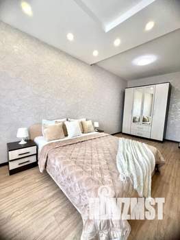 1-к квартира, посуточно, 55м2, 11/16 этаж