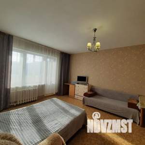 Студия квартира, посуточно, 38м2, 3/16 этаж