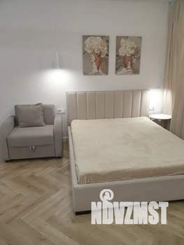 Студия квартира, посуточно, 35м2, 11/18 этаж