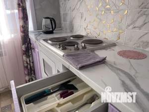 Студия квартира, посуточно, 35м2, 1/4 этаж