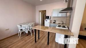 Студия квартира, посуточно, 40м2, 11/15 этаж