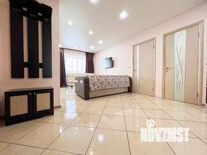 2-к квартира, посуточно, 58м2, 1/1 этаж