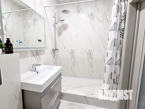 Студия квартира, посуточно, 35м2, 1/16 этаж