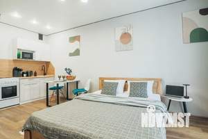 Студия квартира, посуточно, 40м2, 6/17 этаж