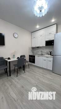 Студия квартира, посуточно, 36м2, 3/9 этаж