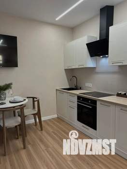 1-к квартира, посуточно, 42м2, 11/18 этаж