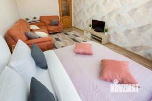 2-к квартира, посуточно, 60м2, 1/1 этаж