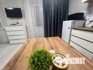 Студия квартира, посуточно, 40м2, 5/17 этаж