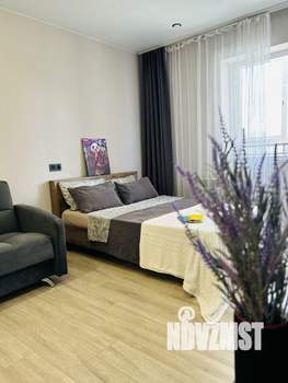 Студия квартира, посуточно, 38м2, 3/17 этаж