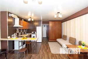 Студия квартира, посуточно, 40м2, 3/12 этаж