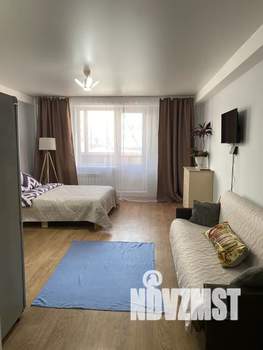 Студия квартира, посуточно, 30м2, 1/3 этаж