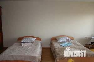 Студия квартира, посуточно, 40м2, 10/15 этаж