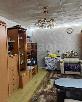 2-к квартира, вторичка, 42м2, 1/4 этаж