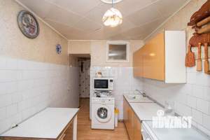 4-к квартира, вторичка, 63м2, 5/5 этаж