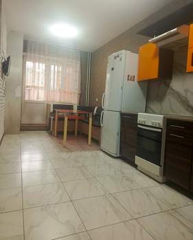 3-к квартира, вторичка, 80м2, 1/10 этаж