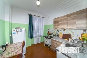 2-к квартира, вторичка, 60м2, 1/3 этаж