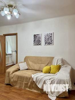 2-к квартира, вторичка, 43м2, 1/4 этаж