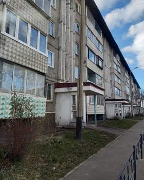 2-к квартира, вторичка, 42м2, 1/5 этаж