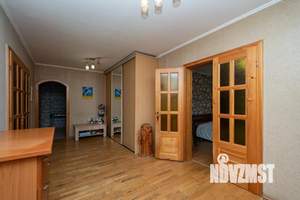 4-к квартира, вторичка, 142м2, 3/5 этаж