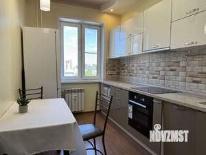 2-к квартира, вторичка, 63м2, 7/18 этаж