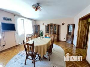 4-к квартира, вторичка, 147м2, 3/5 этаж