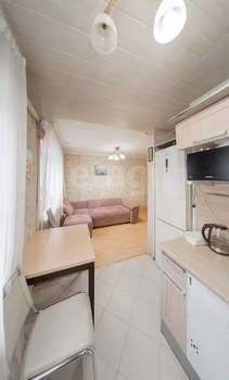 2-к квартира, вторичка, 57м2, 1/4 этаж