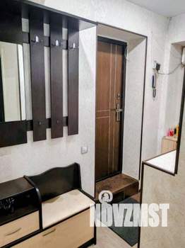 2-к квартира, вторичка, 43м2, 1/4 этаж