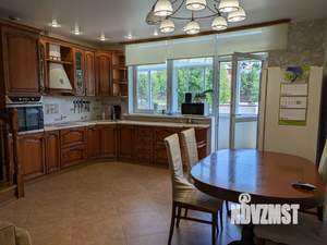 4-к квартира, вторичка, 180м2, 4/4 этаж