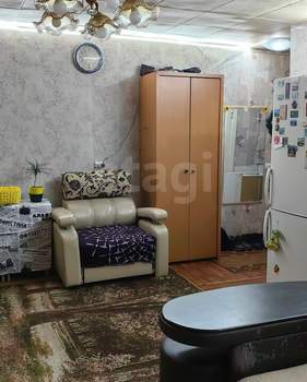 2-к квартира, вторичка, 42м2, 1/4 этаж