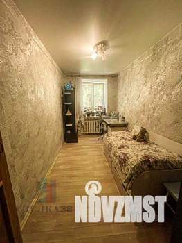 2-к квартира, вторичка, 40м2, 1/4 этаж
