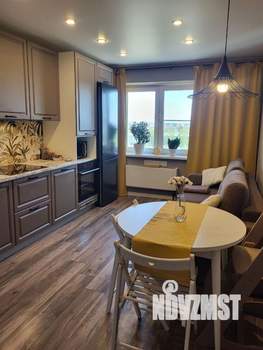 2-к квартира, вторичка, 63м2, 12/17 этаж