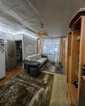 2-к квартира, вторичка, 42м2, 1/4 этаж