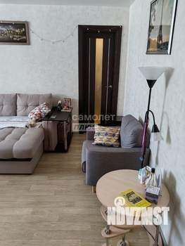 2-к квартира, вторичка, 43м2, 1/4 этаж