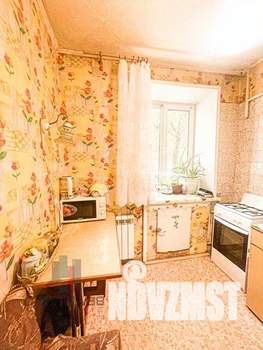 2-к квартира, вторичка, 40м2, 1/4 этаж