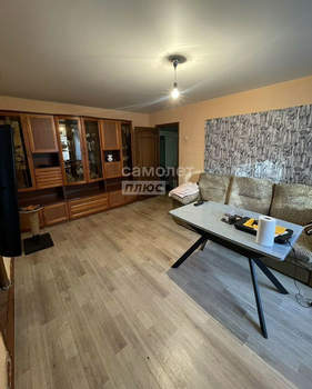 4-к квартира, вторичка, 64м2, 1/4 этаж