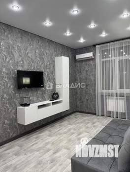 2-к квартира, вторичка, 57м2, 1/4 этаж