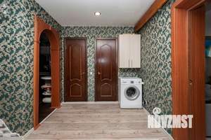 2-к квартира, вторичка, 64м2, 1/1 этаж