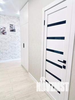 2-к квартира, вторичка, 63м2, 1/17 этаж