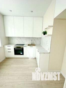 2-к квартира, вторичка, 63м2, 1/17 этаж