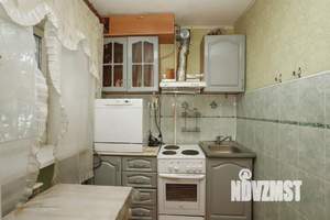 2-к квартира, вторичка, 43м2, 1/4 этаж