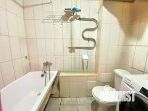 2-к квартира, вторичка, 43м2, 1/4 этаж